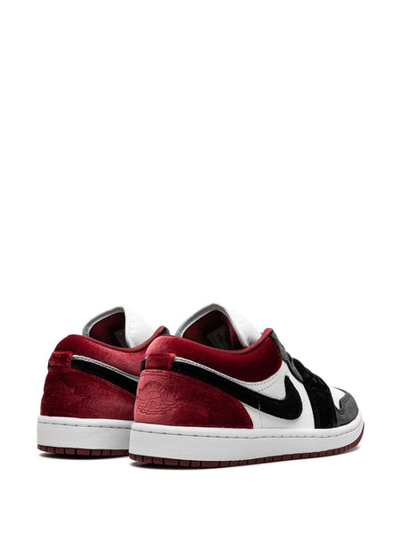 AIR JORDAN 1 LOW SE 'BLACK/WHITE-TEAM RED' – High On Kicks
